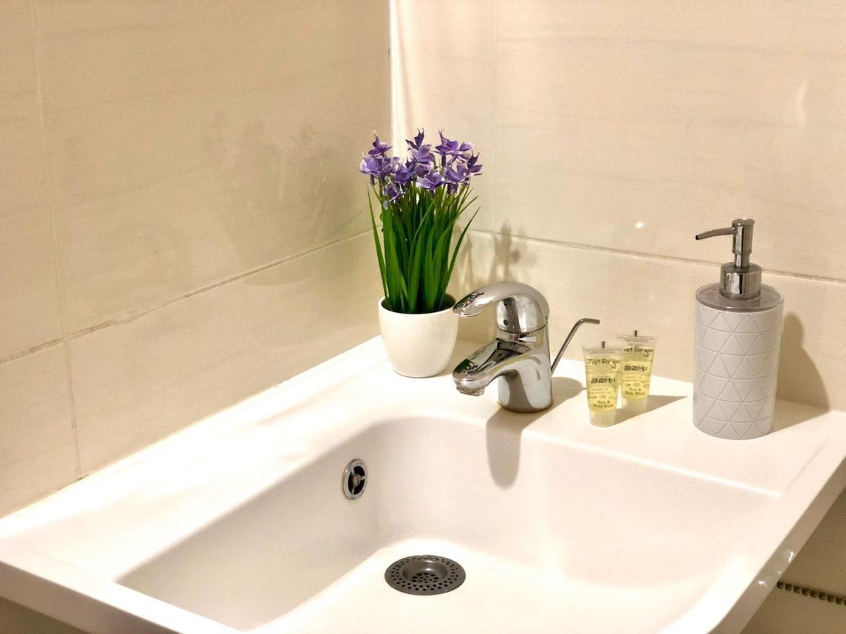 Apartment In The Center Cherkasy Bagian luar foto